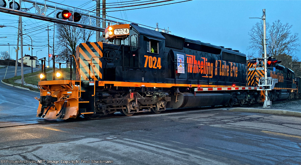 WE 7024 crosses Summit St.